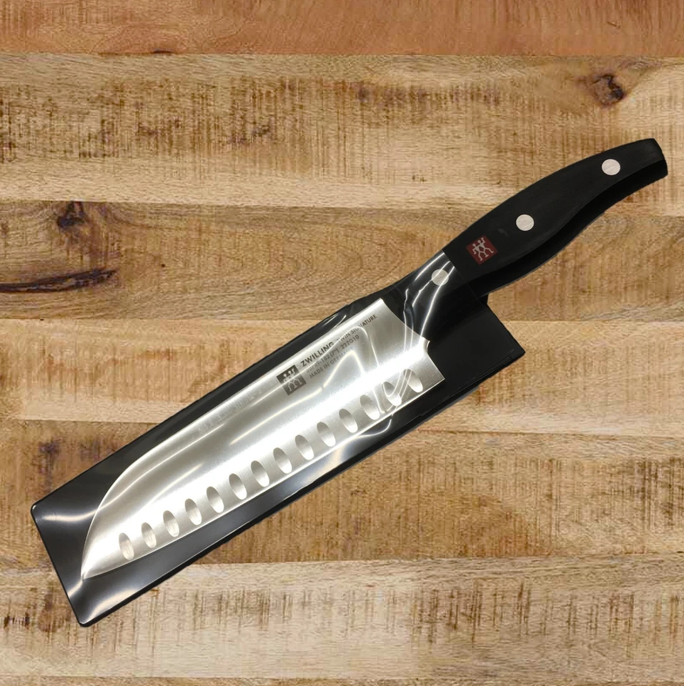 Cuchillo Santoku multiusos borde hueco de 7 pulgadas ZWILLING Twin Signature hecho en Alemania Foto 2 de 3
