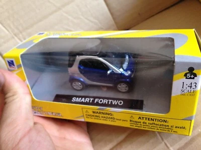 SMART FORTWO For Two City Cruiser 1:43 Auto Diecast Blu new ray B - Photo 1/4