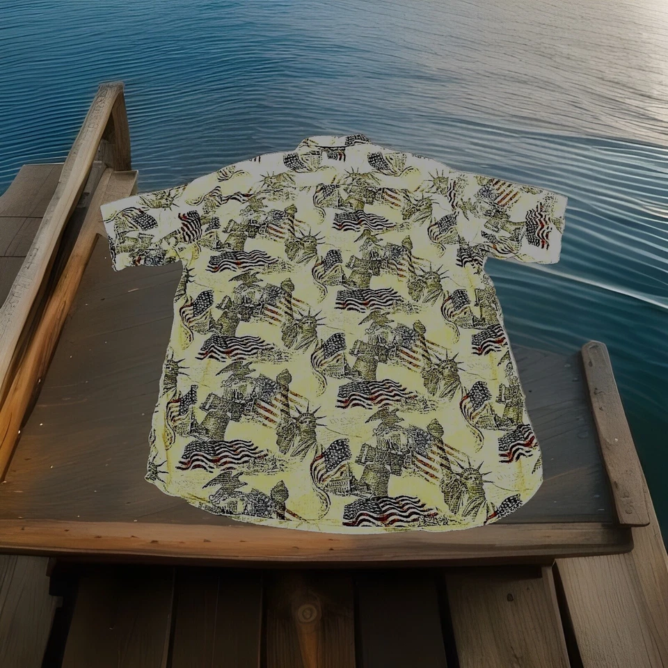 Camisa Red Head Patriótica Bandera de Estados Unidos Estatua de la Libertad Pergamino Abotonada X-GRANDE Foto 2 de 4