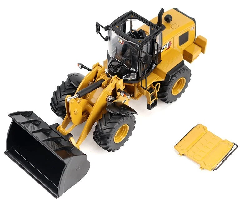 Diecast Masters Caterpillar Cat 938 Wheel Loader 85782 1:50 - Image 4 of 4