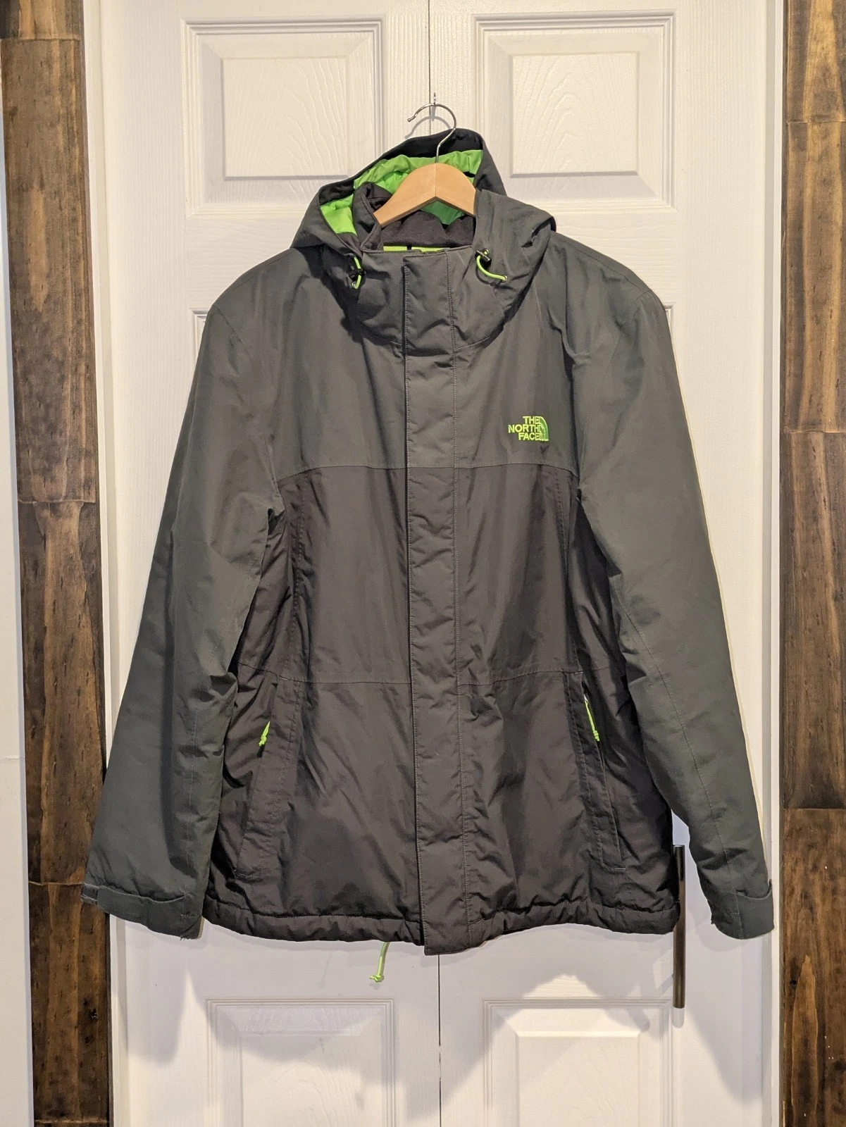 The North Face Men’s Inlux Insulated Jacket Grey/ Green Large