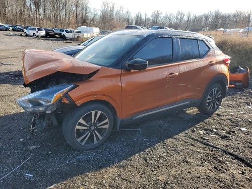 Used Right Door Mirror fits: 2018 Nissan Kicks power w/blind spot alert w/turn s