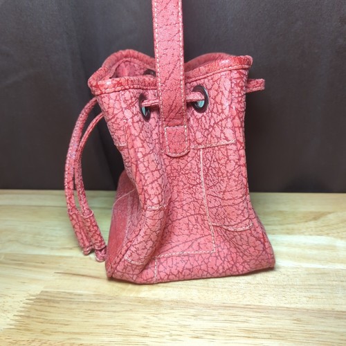 Bolso pequeño Pacco cuero canguro australiano coral - Imagen 3 de 11
