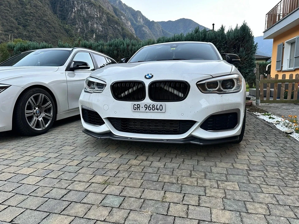 Labio divisor delantero BMW F20 LCI FIBRA DE CARBONO ESTILO 2015-2019 M140i, M135i, M125i+ Foto 3 de 4