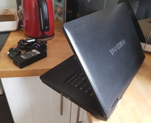Toshiba Tecra A11 15.6 Inch HDMI Webcam Laptop Win 10 Intel i3 620GB 8GB Ram - Picture 7 of 19
