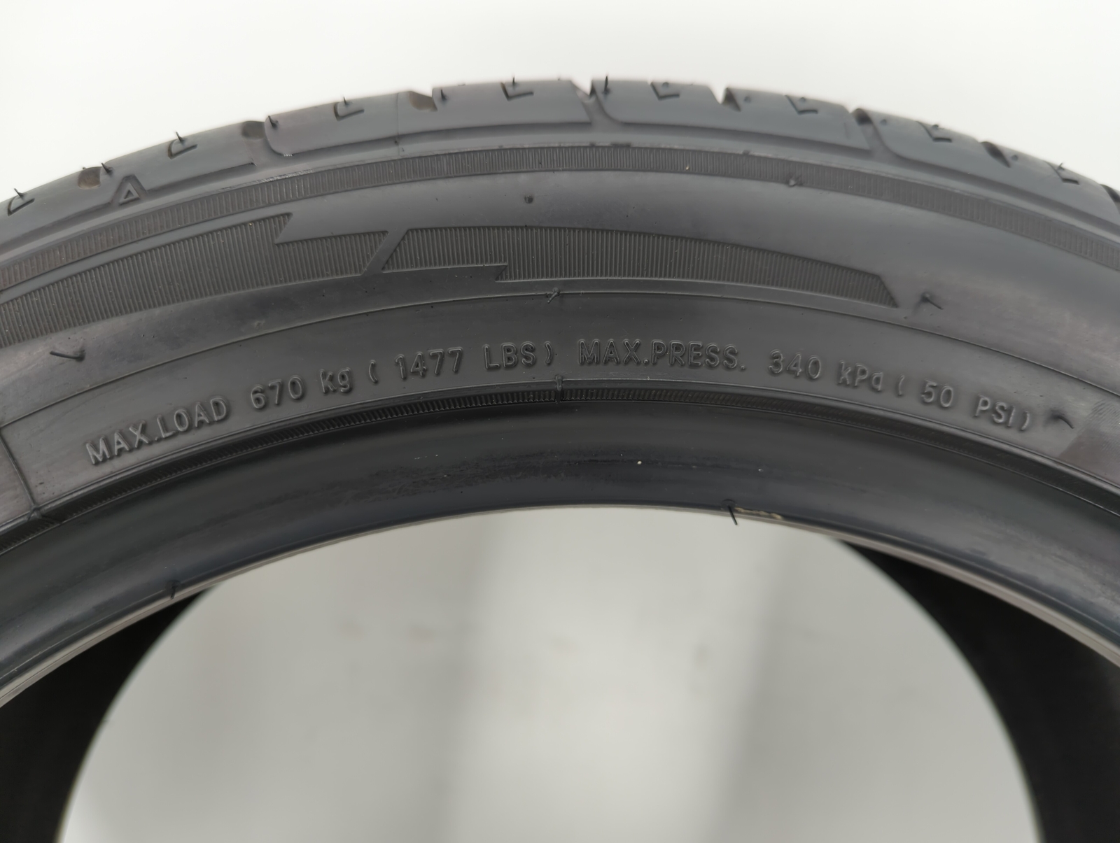 Used Tire 225/45ZR17 IRONMAN IMOVE GEN 3 AS 94W All Season Tread