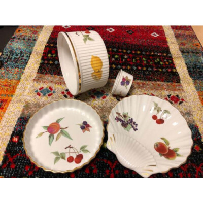 Royal Worcester 4 piece dinnerware set