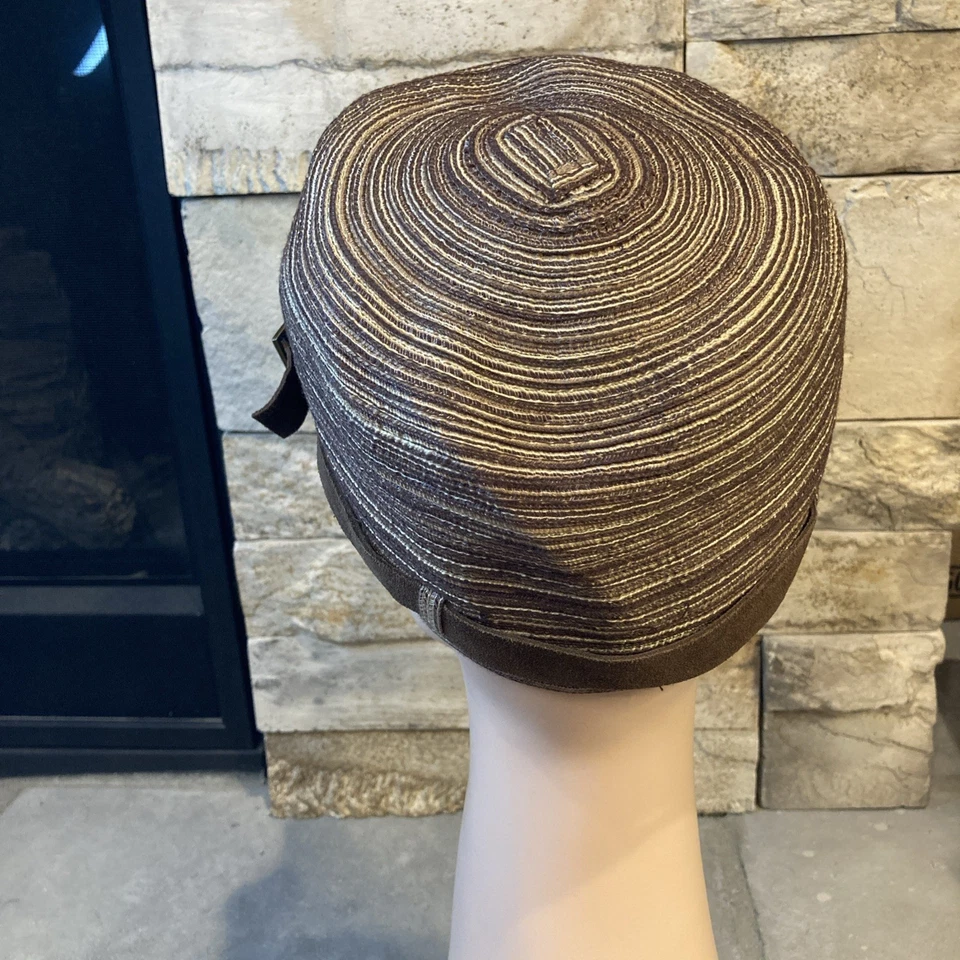 Cha Cha’s House Of Ill Repute Cloche 帽子棕色草帽带均码 — 第 2/4 张图片