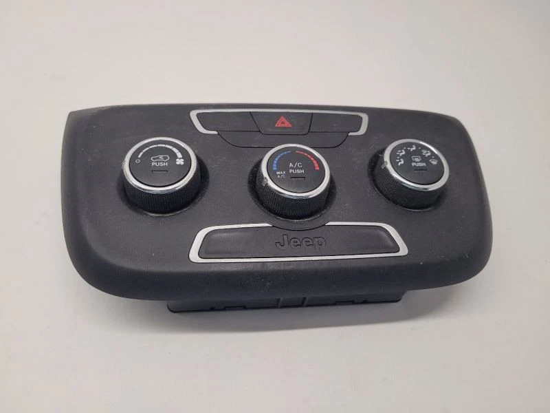 Jeep Compass 2017 2018 control de temperatura aire acondicionado sin asistencia de estacionamiento Foto 2 de 4