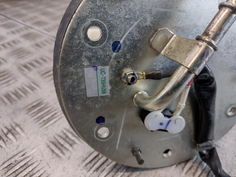 Honda CBR650F 2015 bomba de combustible Foto 4 de 4