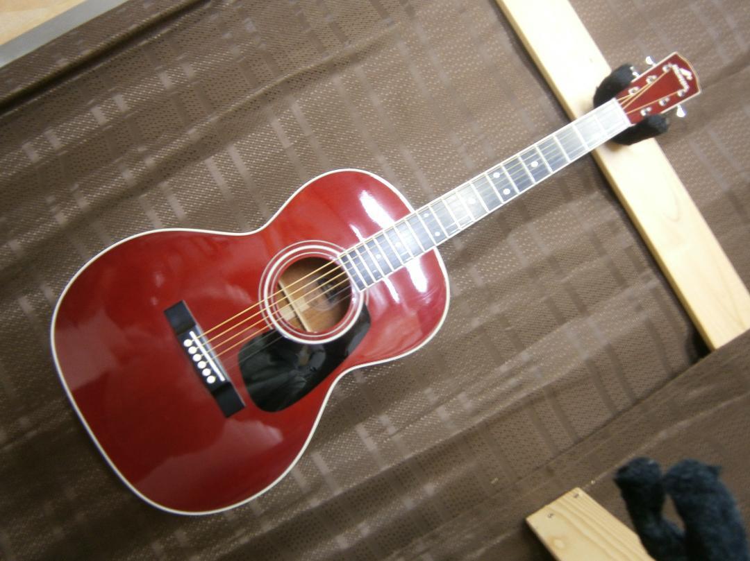 モーリス＜MY-605＞日本製・トップ単板・お洒落なワインカラー・女性にもお勧め モーリス＜MY-605＞日本製・トップ単板・お洒落なワインカラー