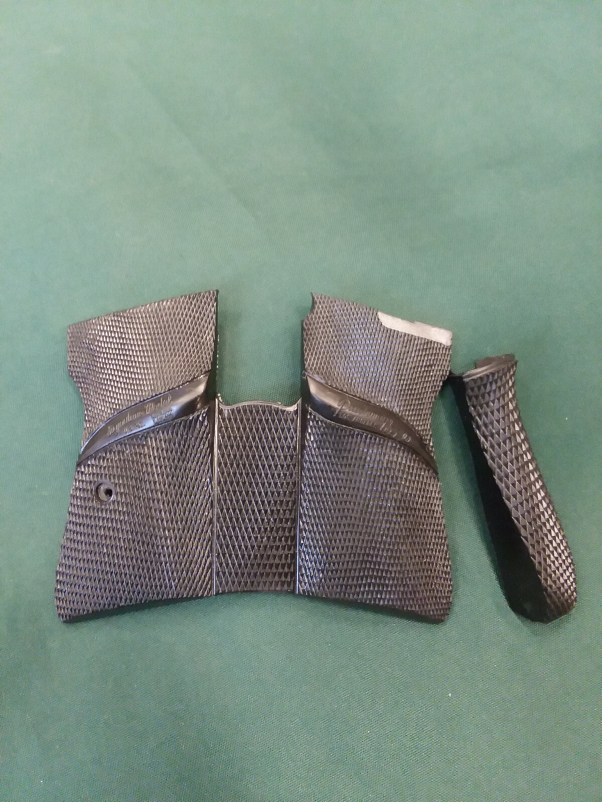 Pachmayr Presentation Rubber Pistol Grips for Walther PP & PPK/S Pistols