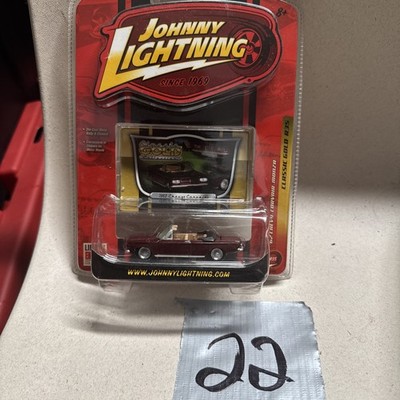 Johnny Lightning Classic Gold R35 '62 Chevy Corvair Monza  Convertible 