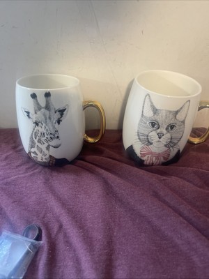 Pier 1 Book Club Giraffe & Cat Mugs Clothed Animal Gold Handled Coffee Cup 2 Pcs