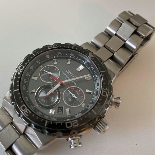 Seiko Prospex SBDM003 Gray Dial Titanium Radio-Controlled Solar Men's Watch - Picture 3 of 7