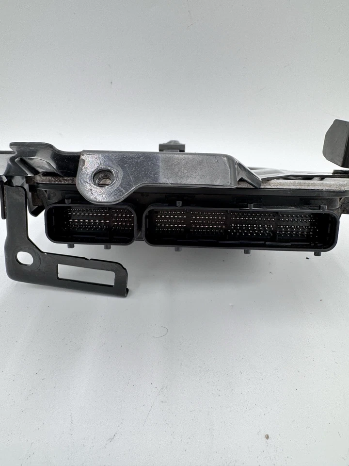 Módulo de control informático del motor SKYACTIV ECM Mazda 3 2017-18 2,5 L ECU PSAE18881 Foto 3 de 4