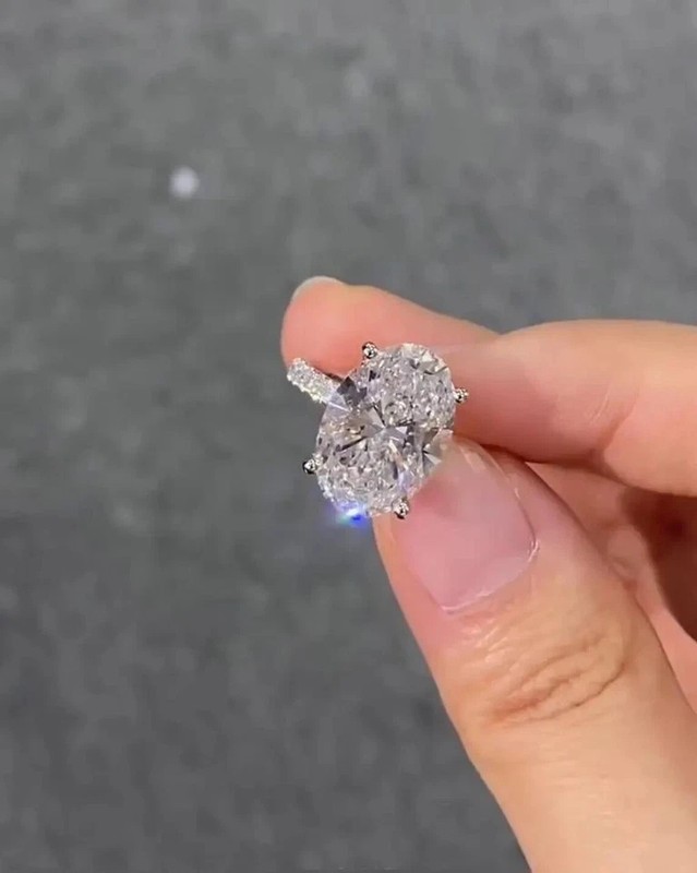 Oval 6.30 Ct IGI Certified Lab Grown Diamond Hidden Halo Ring 950 Platinum VVS2