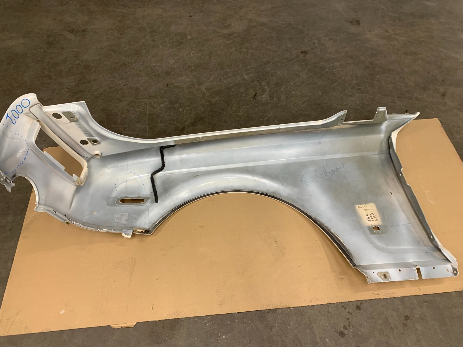 04-11 ROLLS ROYCE PHATOM FRONT RIGHT FENDER PASSENGER SIDE FENDER OEM LOT0001