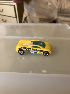 Hot Wheels gelbes Auto