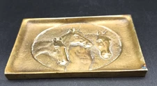 BEAUTIFUL VTG SOLID BRONZE THREE HORSE HEADS RELIEF ASHTRAY 5" GILDED c1950 g.