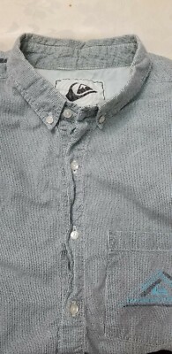 Pre Owned Mens Quicksilver  XL Button Down Short Sleeved Shirt Blue/Green Color