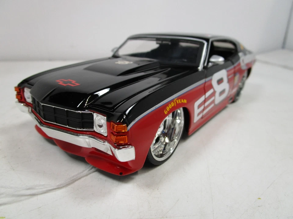 JADA 1/24 HOBBY EXCLUSIVE 1971 CHEVY CHEVELLE SS USED NICE *DALE JR. #8 *READ* - Image 3 of 4