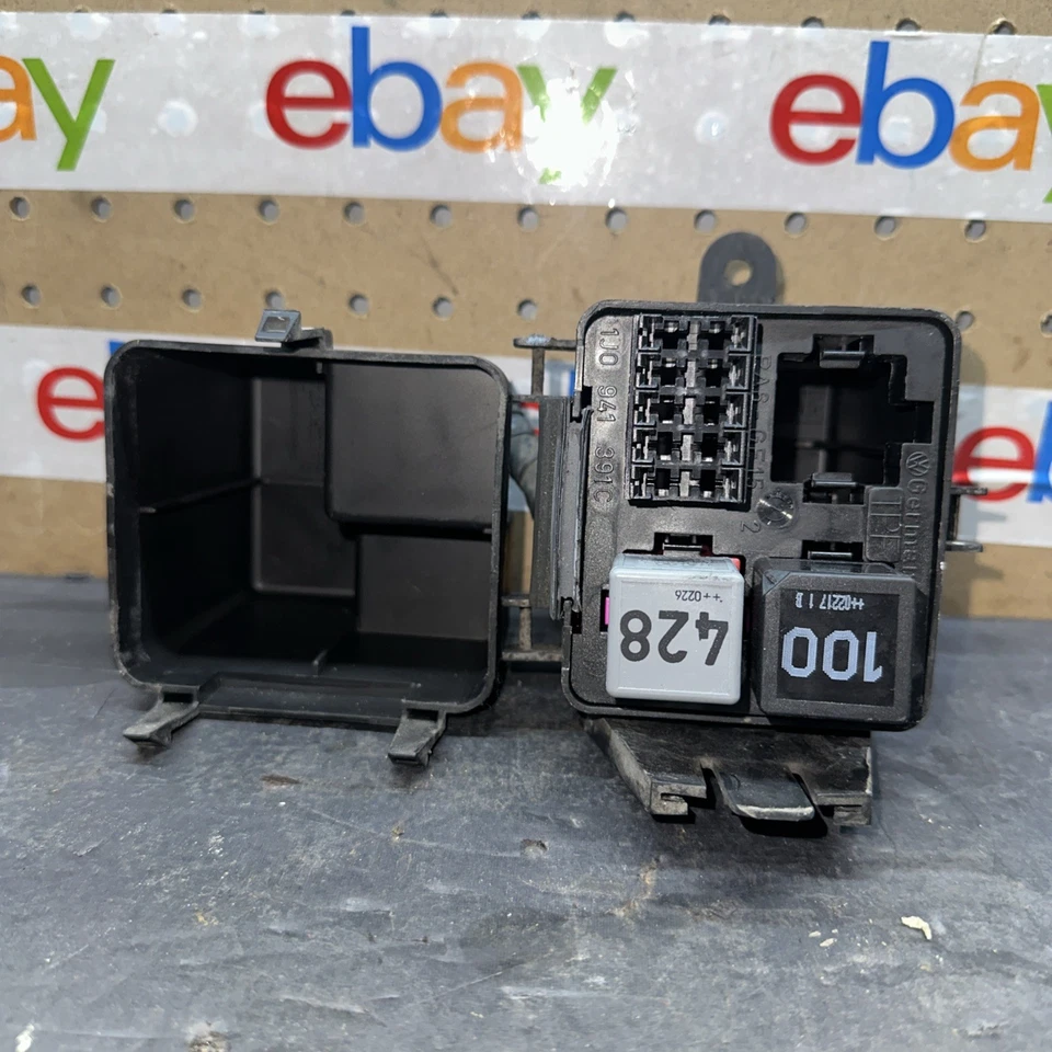 Used Fuse Box fits: 2003 Volkswagen Jetta Gengine compartment Grade A - Image 2 of 4