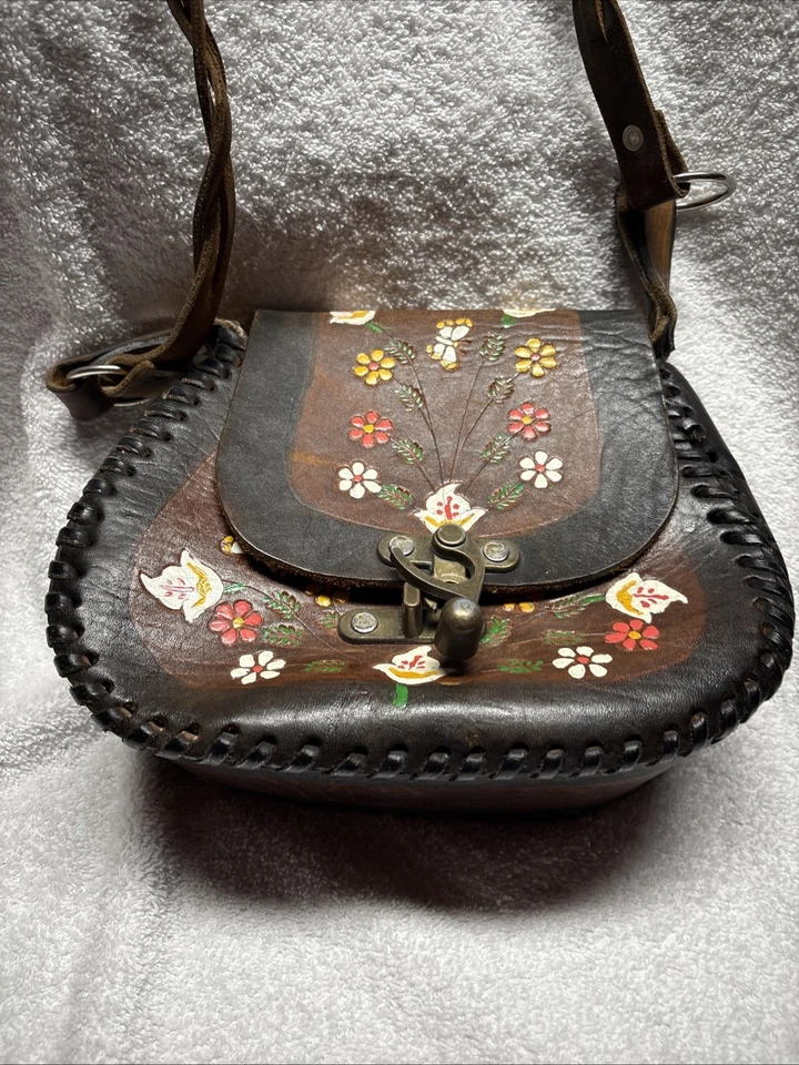 Cartera de cuero mexicana vintage de los años 70 pintada a mano flores Foto 3 de 4