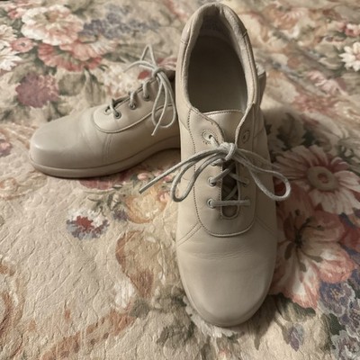 Ladies MUNRO AMERICAN Leather Beige Size 7.5SS Lace-Up Shoes Rubber Soles EUC