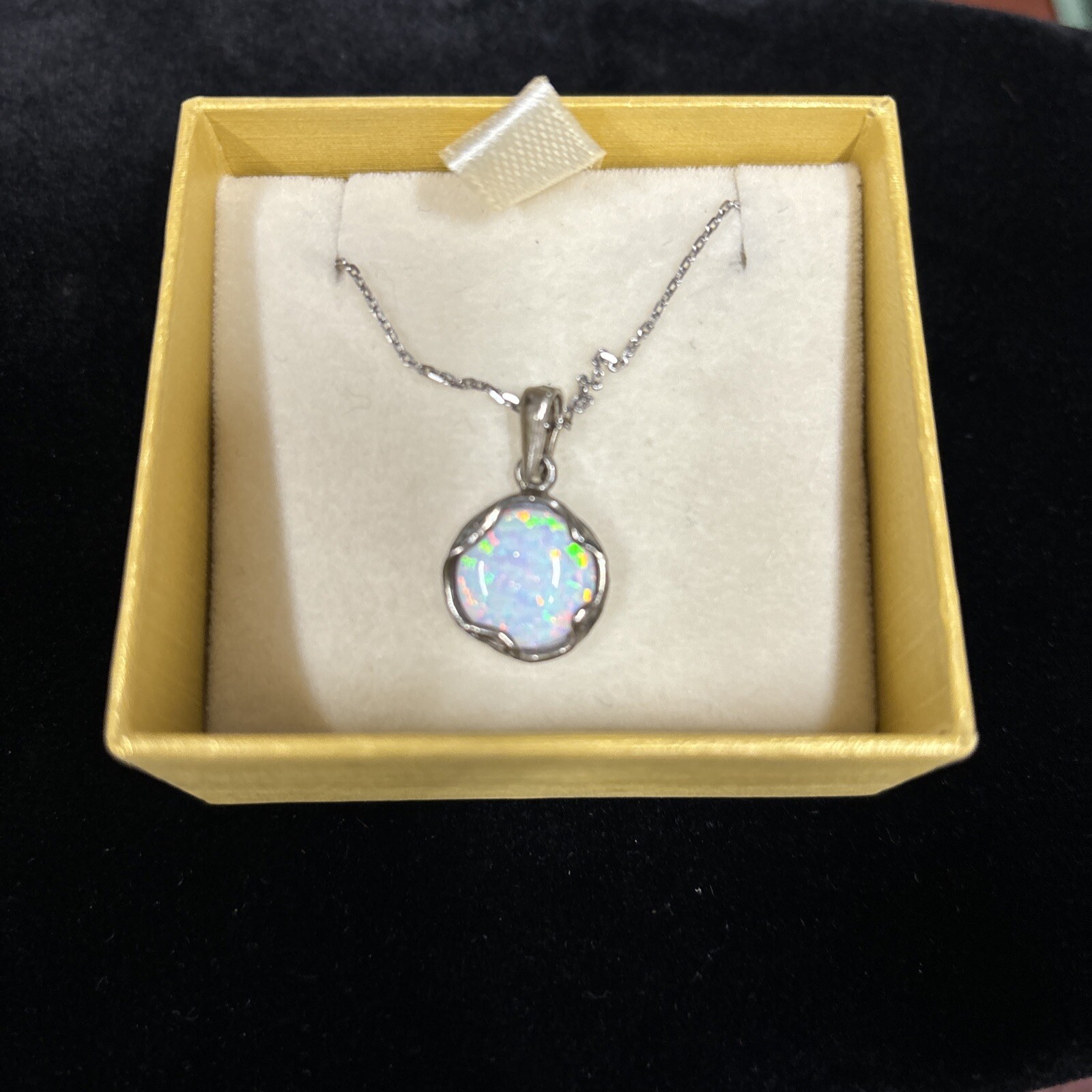 Adita Necklace Sterling Silver 925 White Opal Round