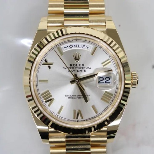 2020's Mint Rolex 228238 Day-Date 40 President 18K Yellow Gold Roman Dial Watch - Picture 1 of 7