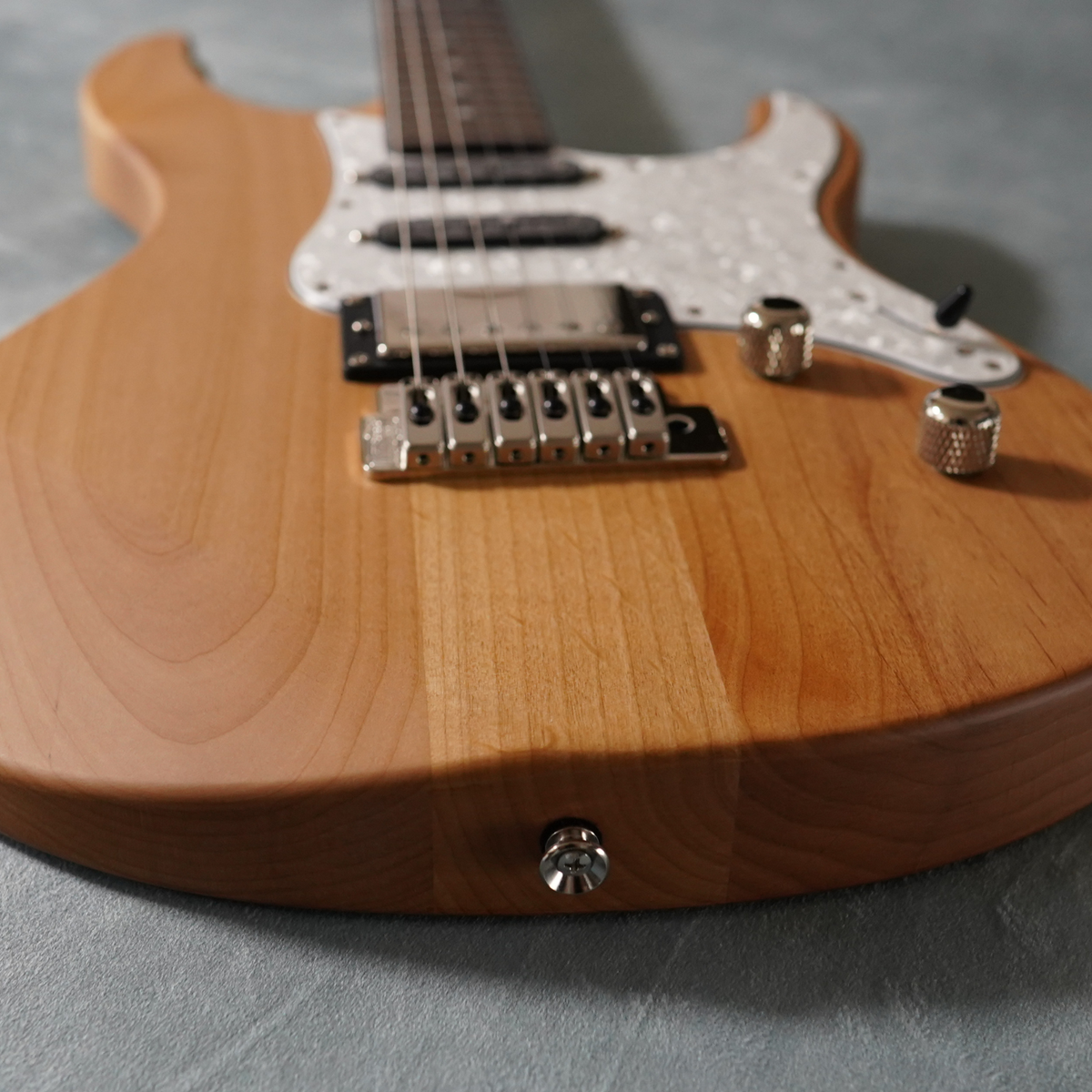 YAMAHA PACIFICA612VⅡX YNS Amazon.com: Yamaha Pacifica PAC612VIIX Electric Guitar; Yellow