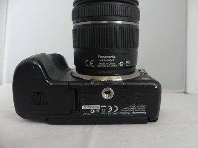 Panasonic LUMIX DMC-G5 16.0MP with Lumix 14-42mm zoom lens Looks