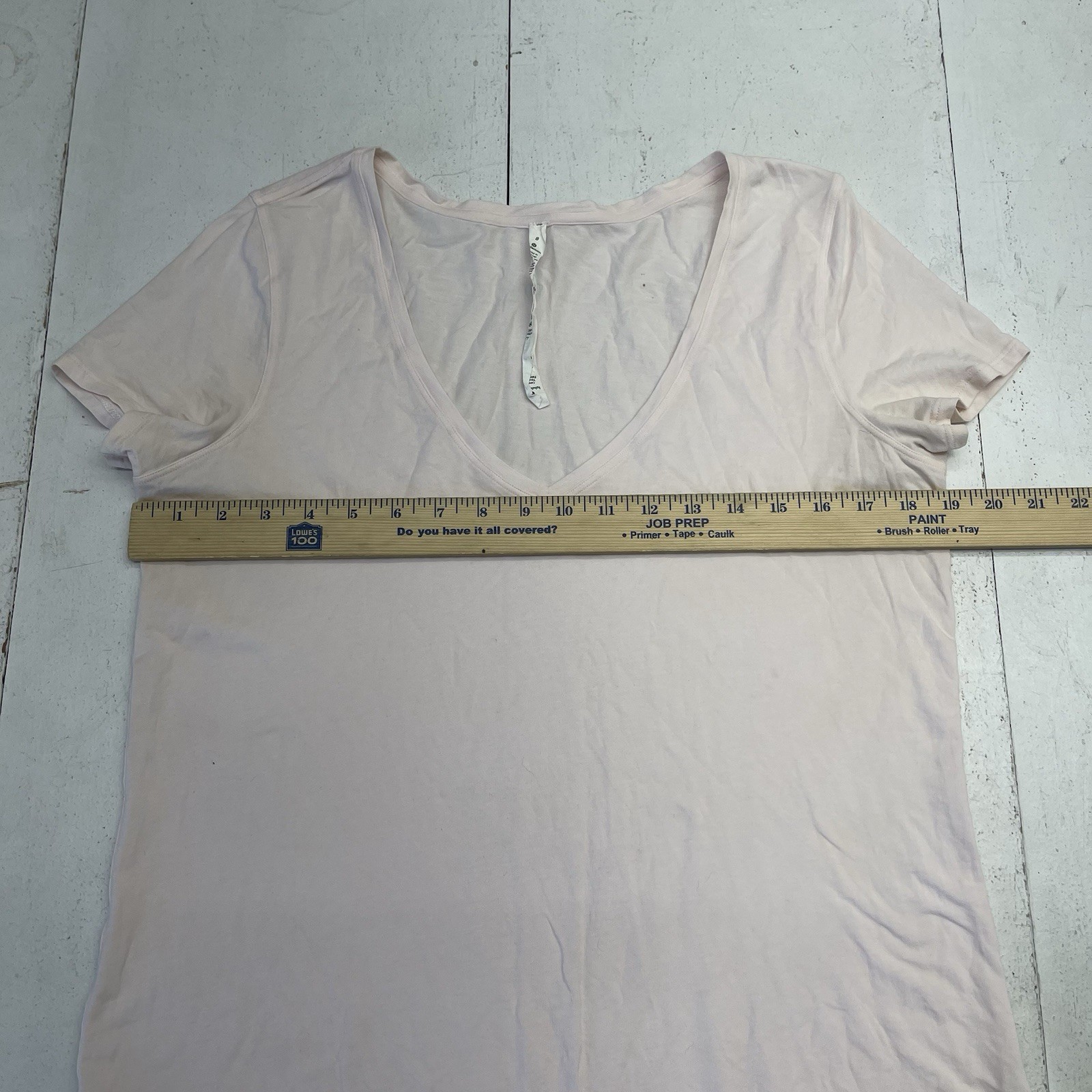 Lululemon Basic Solid Light Pink V Neck Short Sle… - image 6
