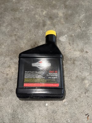 Briggs & Stratton 100005 SAE 30W Engine Oil - 18 Oz