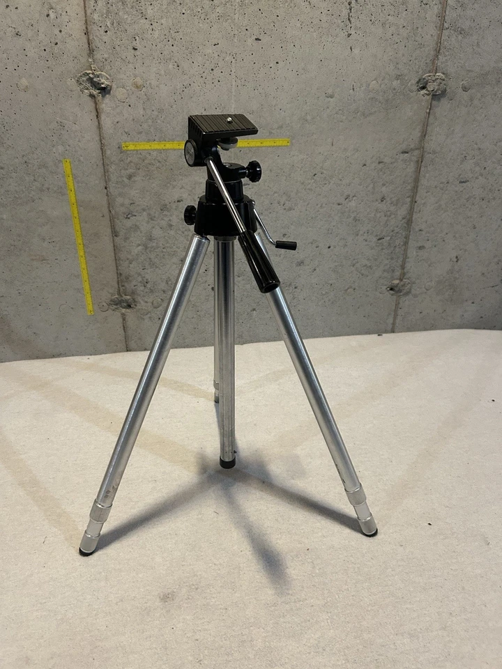 Vintage 1960s Quick-Set Tripod Pan Tilt Head Made in Skokie, IL & Sold by Sears - Image 3 of 4