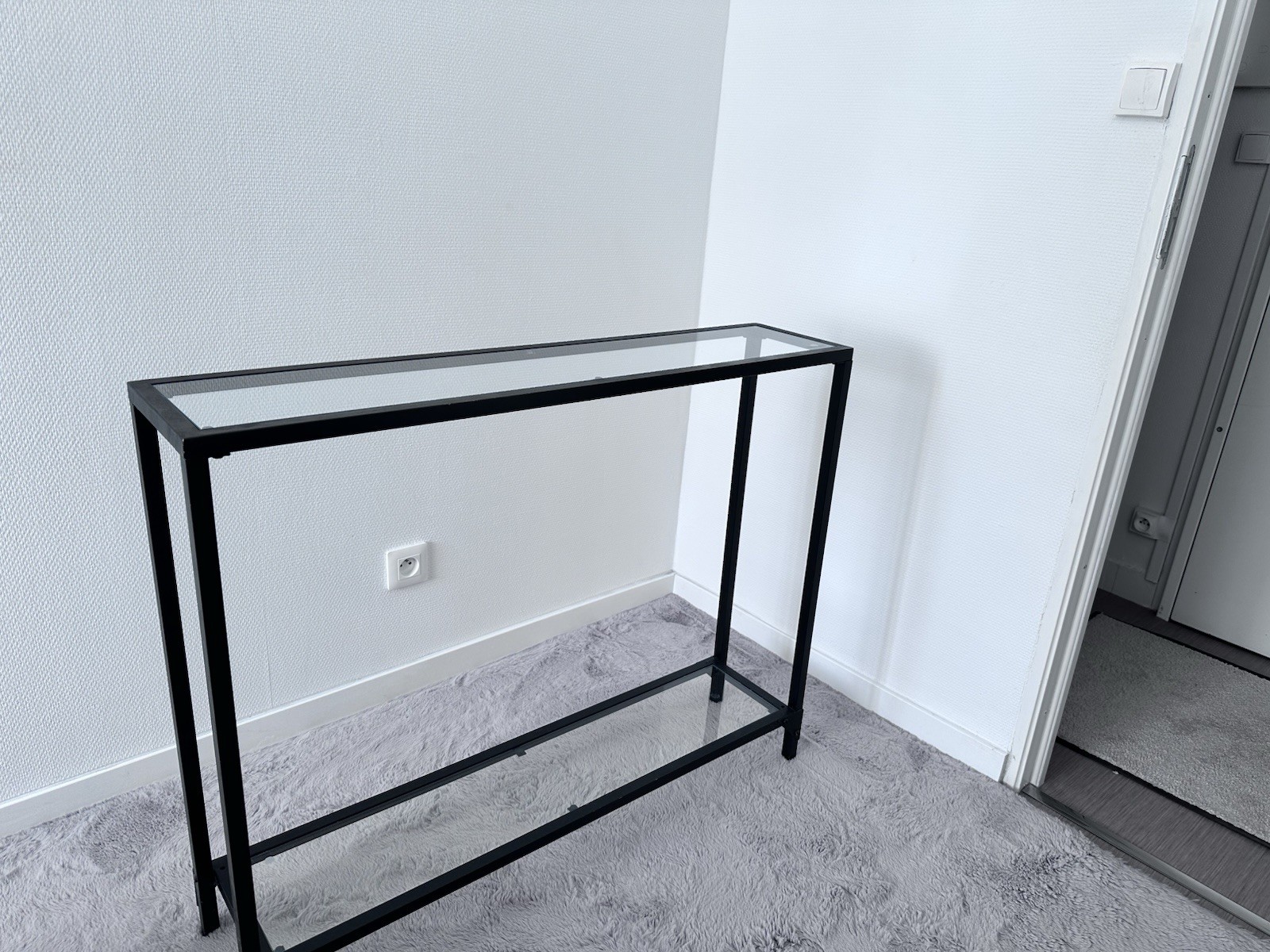 Table d'appoint en verre et métal premium, console moderne d'artisanat soigné - 3