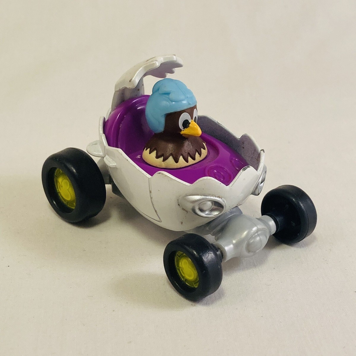 Disney Clara Clucks Coupe Mickey & the Roadster Racers White Egg