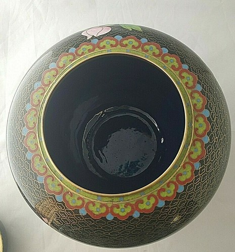 Vtg Chinese Cloisonne Lidded Vase Jar Black Enamel and Brass w Wood Stand 8.5 in - Picture 5 of 8