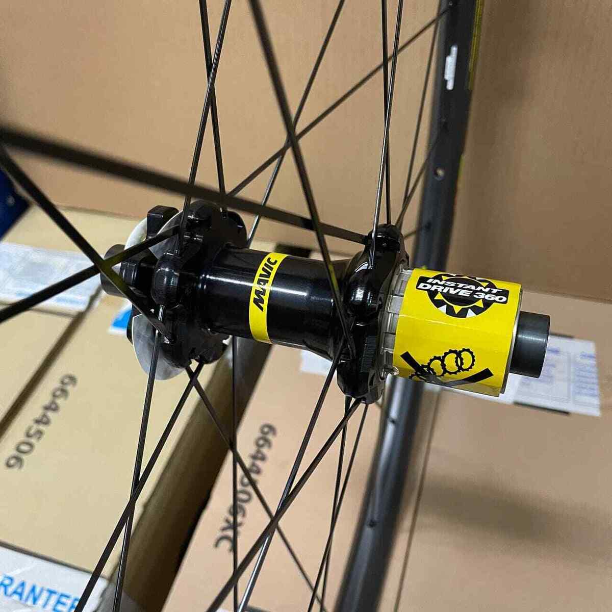 MAVIC MTB WHEELSET CROSSMAX PRO CARBON 29 INCH INTL NT BOOST MAVIC MTB WHEELSET CROSSMAX PRO CARBON 29 INCH INTL NT BOOST