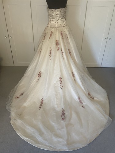Wedding Dress Size 10/12 Cream Fairytale Tulle Berry Embroidered Sparkling £1200 - Picture 13 of 18