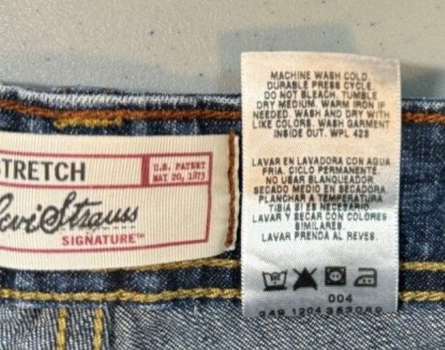Levi Strauss Signature Stretch Denim Shorts Blue Jean Misses Size 10 - Picture 12 of 12