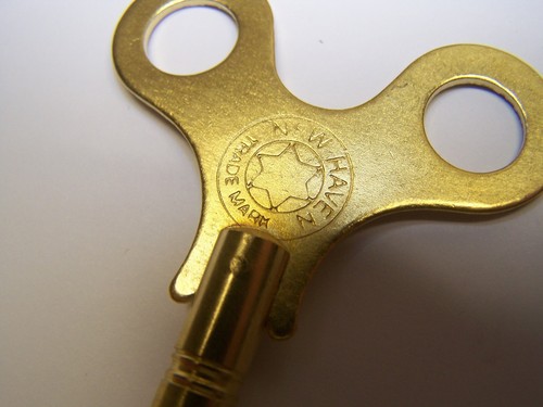 clock winding key, 10199, New Haven size 6 and many others, trade marked - Picture 2 of 2