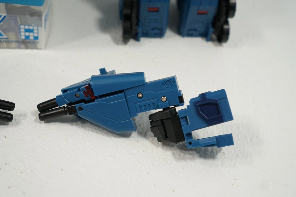FansProject Parallax TFX-07 Upgrade Kit Figure Lot Blue Armor - Image 4 of 4