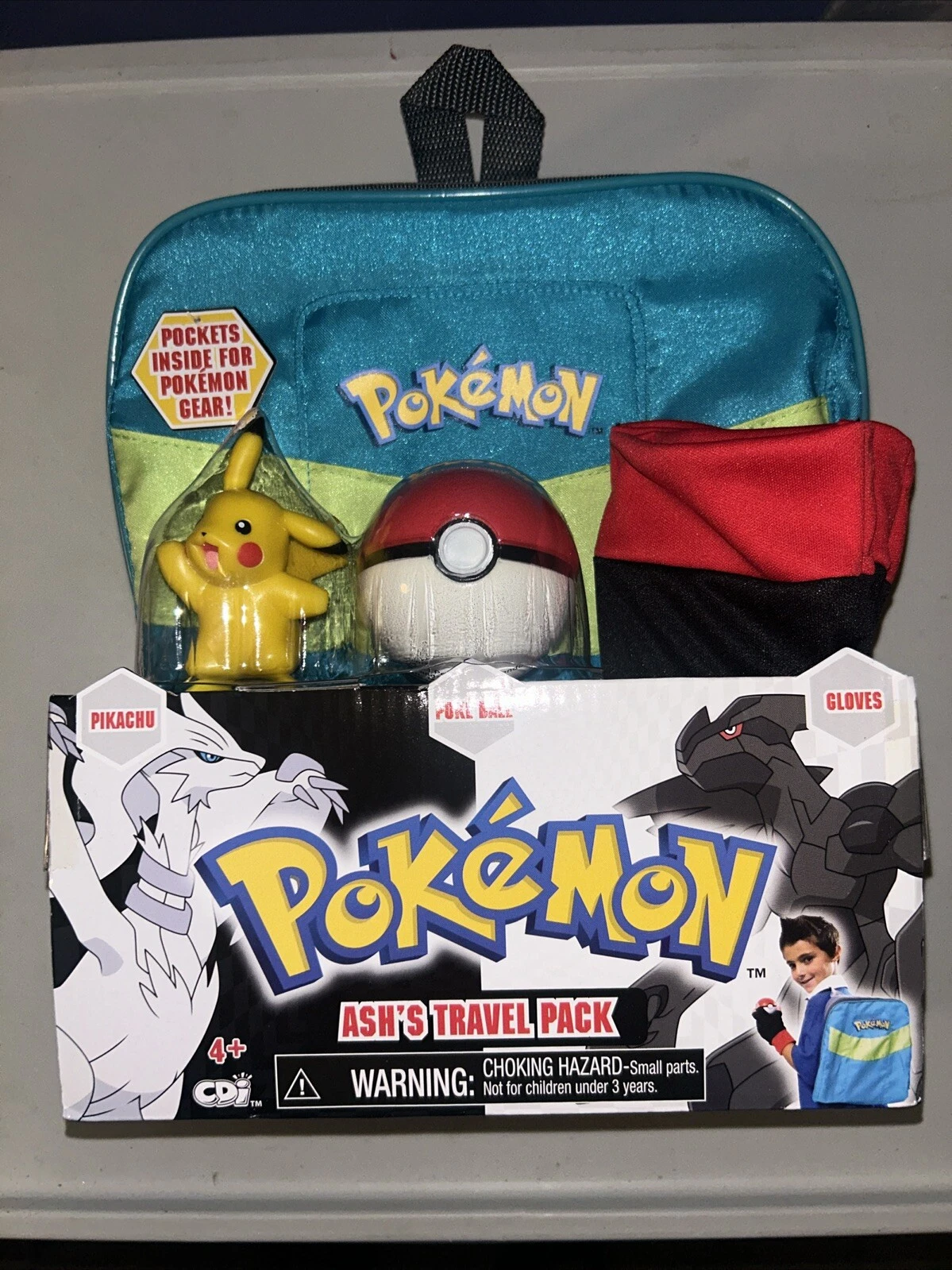 NIP - Pokemon Ash's Travel BackPack COMPLETE W/ Pikachu Poke Ball & Gloves