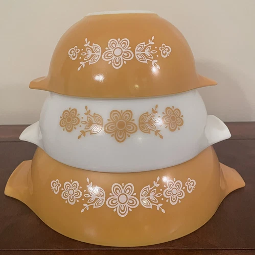 Set of 3 VTG Pyrex Yellow Gold White Butterfly Cinderella Mixing Bowls - EUC