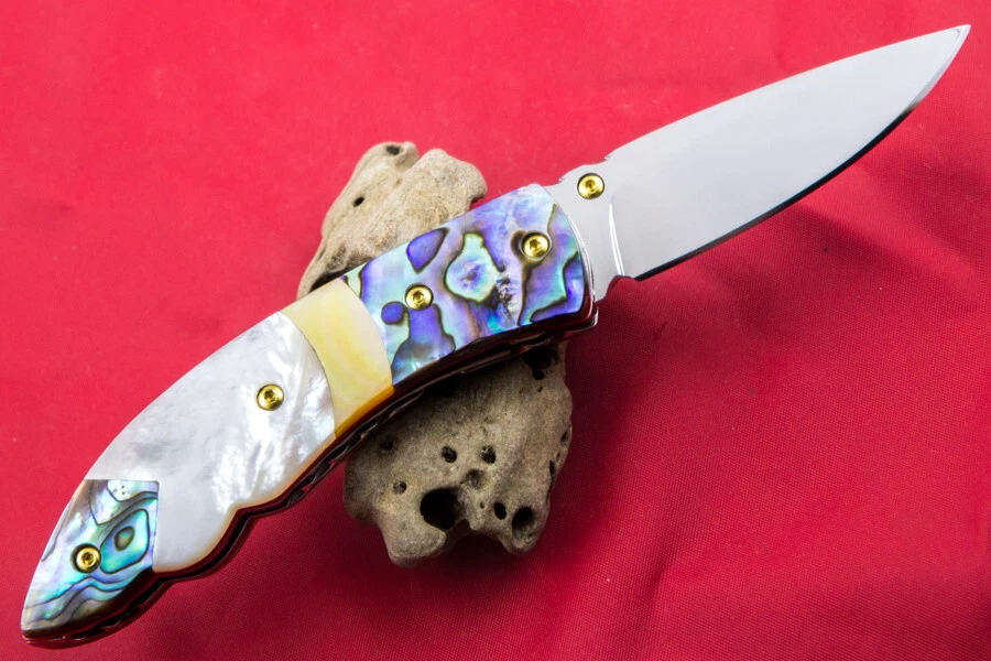 CUSTOM TS HANDMADE FOLDING KNIFE 440C DROP POINT ABALONE WHITE PEARL TOPAZ STUD - Image 2 of 4