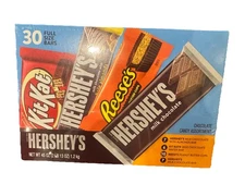 Hershey's Chocolate Candy Assortment 30 Full Size Bars KIT KAT REESE'S HERSHEYS