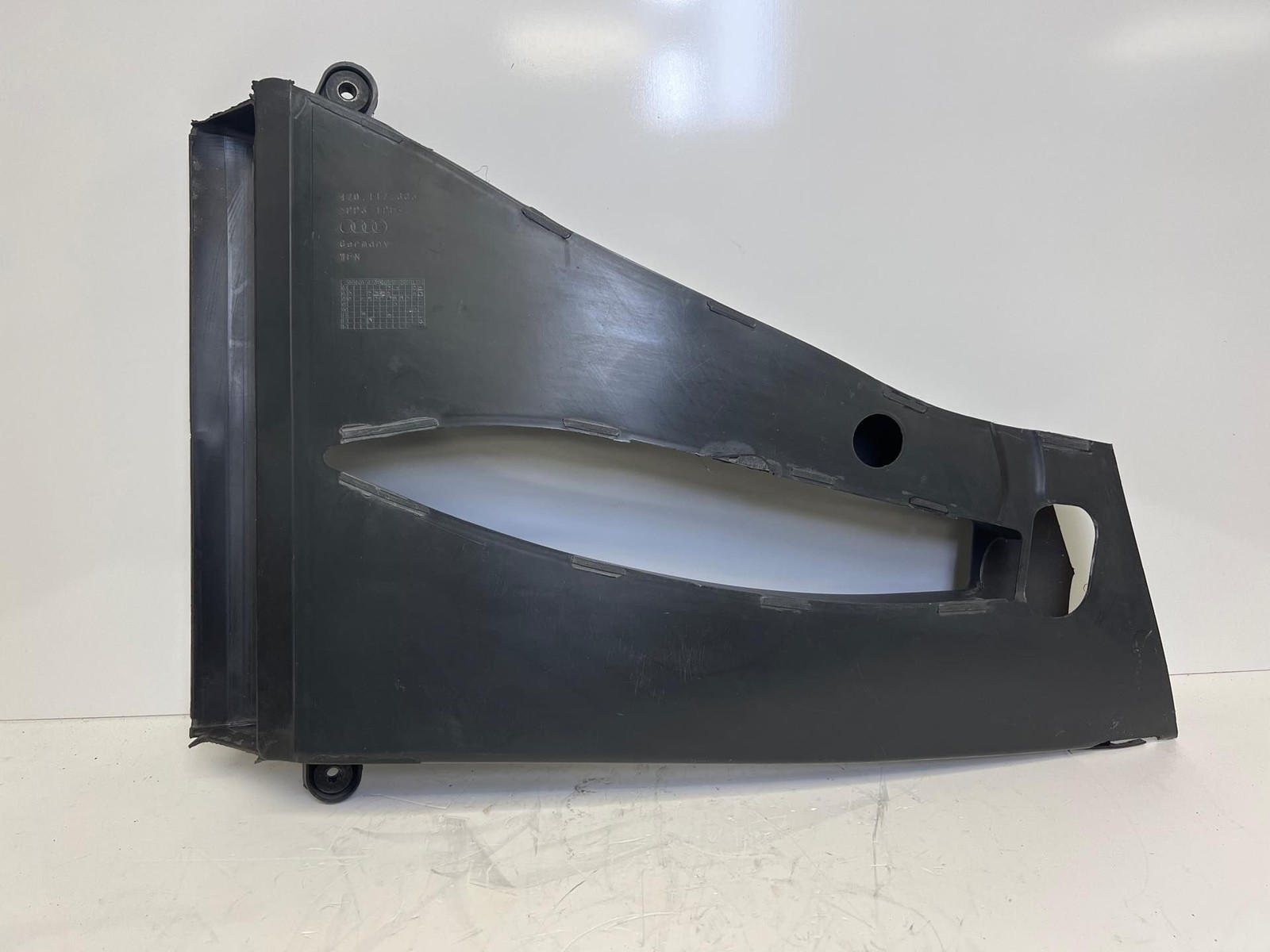 2012 - 2014 AUDI R8 4.2L V8 OEM TRANSMISSION OIL COOLER AIR DUCT 420117336 (MK)