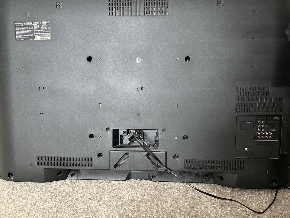 Sony 52" HDTV 1080p Still looks and works great - Image 2 of 4